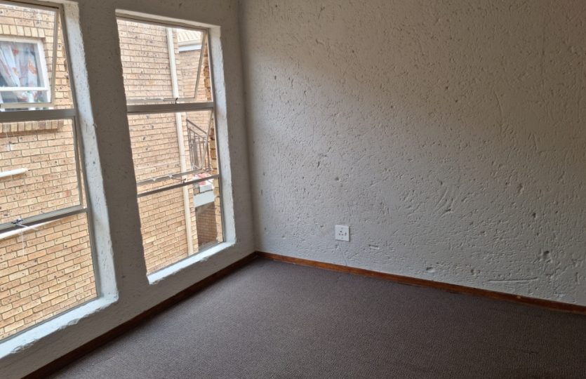 Dwarsweg Lifestyle Estate - 3 Bedroom - First Floor - Secunda