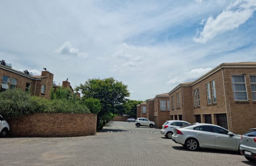 Dwarsweg Lifestyle Estate - Secunda